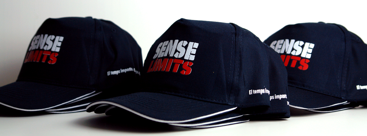 personalización de gorras para grupos